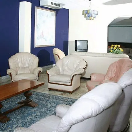 Hotel Apollo 3*