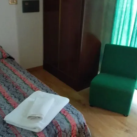 Apollo Hotel 3*