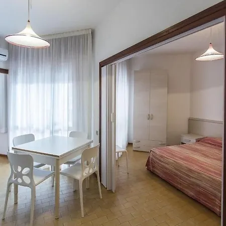 Hotel Apollo 3*