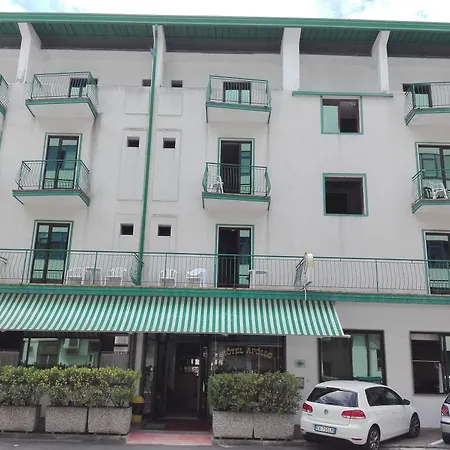 Hotel Apollo 3*