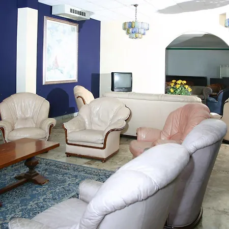 Apollo Hotel 3*